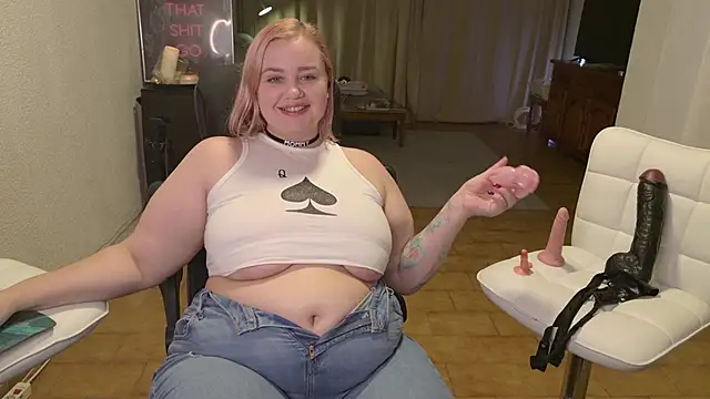 Snapshot of MargotGrey chatting on December 13, 7:53 pm MargotGrey online show from December 13, 7:53 pm