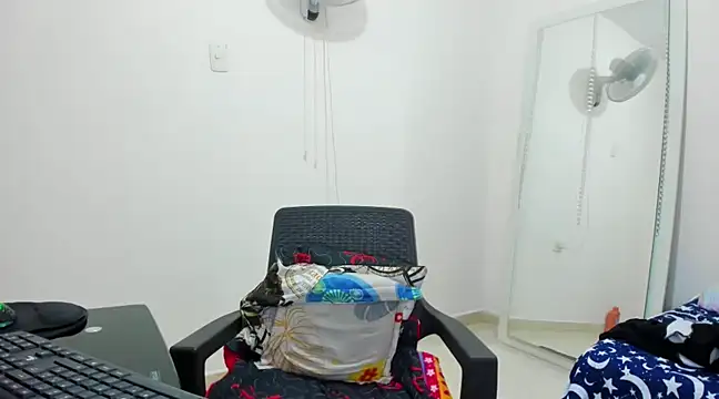 HUGEBOOBS MILF online show from December 28, 5:02 am