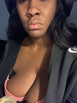 Snapshot of Foreignthababyy chatting on September 25, 12:53 pm Foreignthababyy online show from September 25, 12:53 pm