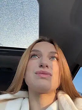 Snapshot of -AngelAri- chatting on December 13, 9:13 am -AngelAri- online show from December 13, 9:13 am