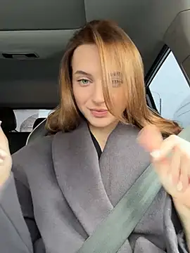 Snapshot of -AngelAri- chatting on March 5, 9:27 am -AngelAri- online show from March 5, 9:27 am