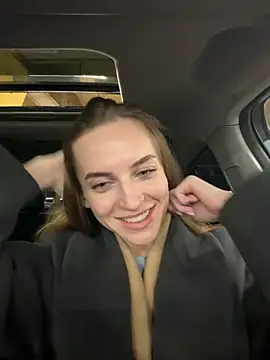 Snapshot of -AngelAri- chatting on May 2, 9:09 pm -AngelAri- online show from May 2, 9:09 pm