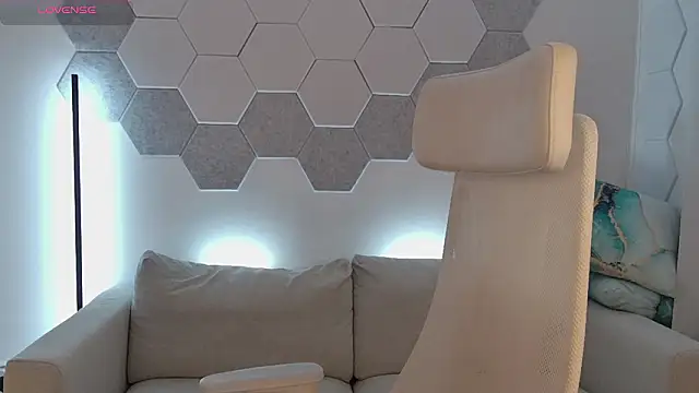 novaforyou1 online show from December 8, 12:18 am