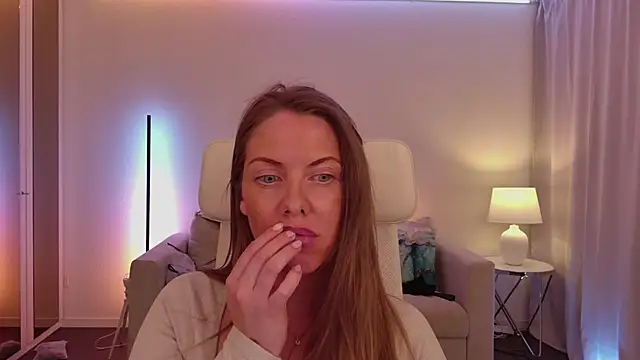 novaforyou1 online show from April 22, 9:38 pm