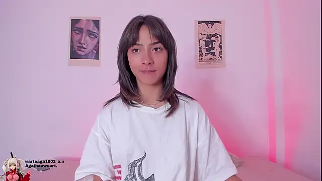 Snapshot of Moonlight1002 chatting on November 18, 7:57 am Moonlight1002 online show from November 18, 7:57 am