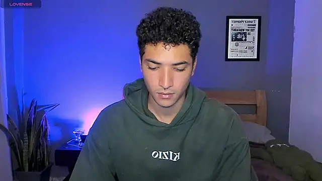 Snapshot of MitchellXD chatting on March 15, 3:29 pm MitchellXD online show from March 15, 3:29 pm