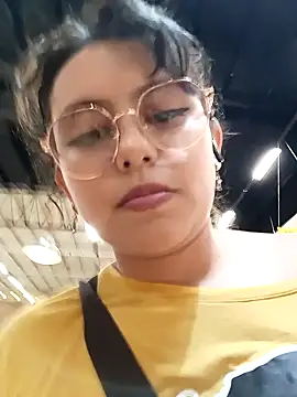 Snapshot of mary_diaz1 chatting on February 8, 8:21 pm mary diaz1 online show from February 8, 8:21 pm