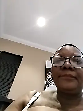 Snapshot of SEXYBOOBSNASS chatting on September 23, 9:18 pm SEXYBOOBSNASS online show from September 23, 9:18 pm