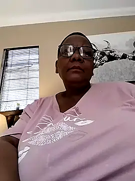 Snapshot of SEXYBOOBSNASS chatting on September 27, 8:19 am SEXYBOOBSNASS online show from September 27, 8:19 am