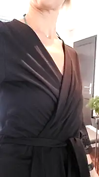 Snapshot of dancing_sexy_doll chatting on September 21, 10:06 am dancing sexy doll online show from September 21, 10:06 am