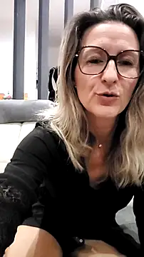 Snapshot of dancing_sexy_doll chatting on October 24, 7:43 pm dancing sexy doll online show from October 24, 7:43 pm