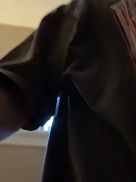 Snapshot of lukeychew chatting on October 31, 1:01 pm lukeychew online show from October 31, 1:01 pm