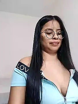 charlotte moineau online show from February 4, 11:06 pm