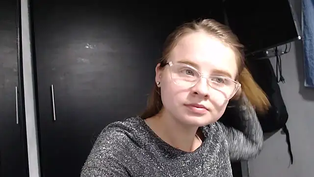 HellenMiyer1111 online show from February 15, 12:04 am