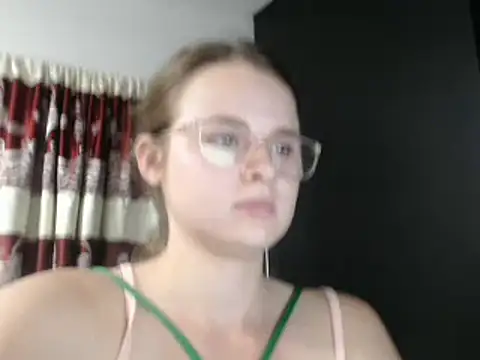 HellenMiyer1111 online show from March 19, 11:57 pm