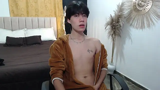 Snapshot of Elio-cam chatting on November 13, 5:39 am Elio-cam online show from November 13, 5:39 am