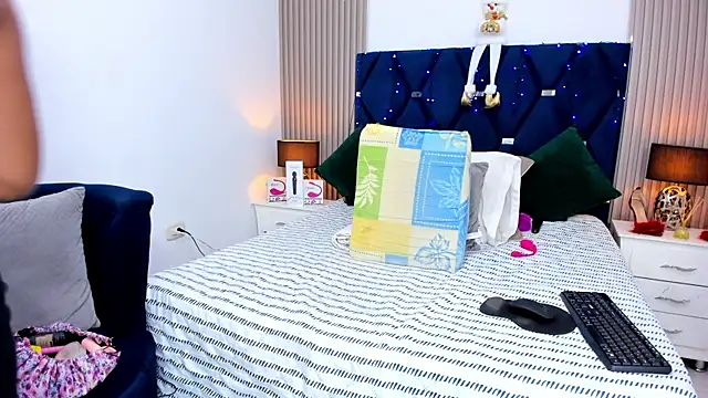 gabytyara2 online show from December 3, 5:22 pm