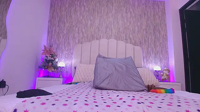 raven lilith  online show from December 20, 3:02 am