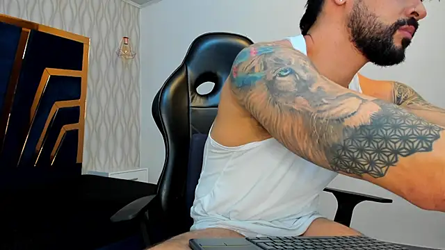 Snapshot of Petesevans chatting on September 16, 12:11 am Petesevans online show from September 16, 12:11 am