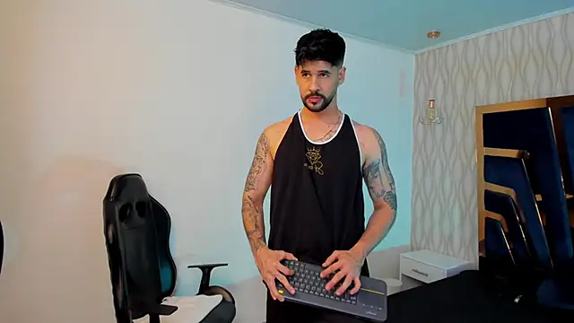 Snapshot of Petesevans chatting on October 29, 11:17 pm Petesevans online show from October 29, 11:17 pm