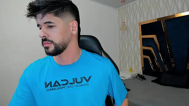 Snapshot of Petesevans chatting on November 28, 11:18 pm Petesevans online show from November 28, 11:18 pm