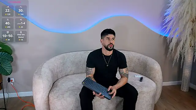 Snapshot of Petesevans chatting on July 18, 12:04 am Petesevans online show from July 18, 12:04 am