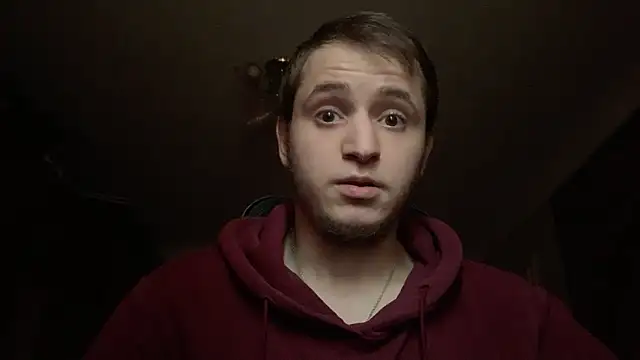 Snapshot of sweaticeboy chatting on December 14, 11:15 am sweaticeboy online show from December 14, 11:15 am