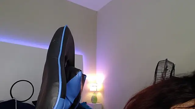 ChantalPetit online show from November 29, 4:21 pm