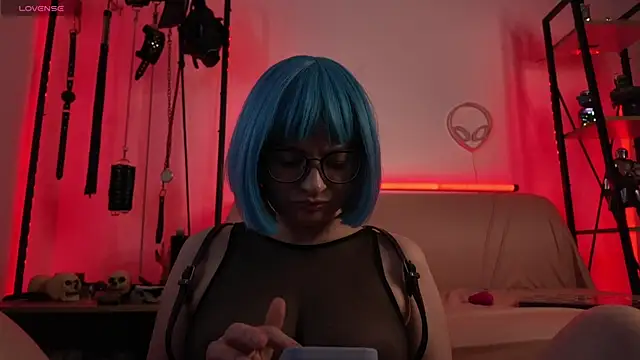 Snapshot of CyberXGoddess chatting on June 23, 8:51 pm CyberXGoddess online show from June 23, 8:51 pm