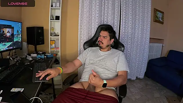 Snapshot of fernan_redsxxx chatting on May 4, 9:16 am fernan redsxxx online show from May 4, 9:16 am