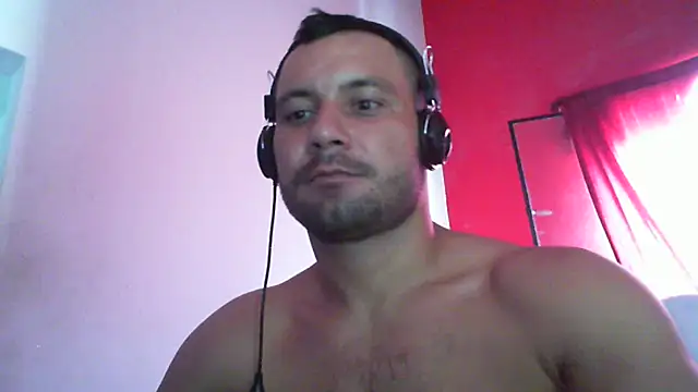 Snapshot of body_x29 chatting on March 12, 4:35 pm body x29 online show from March 12, 4:35 pm