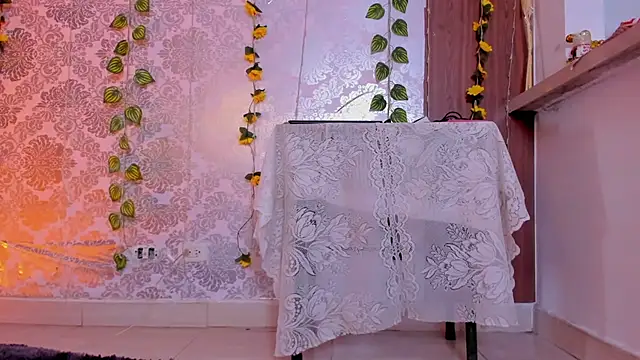 kelly thomson online show from February 10, 2:37 am