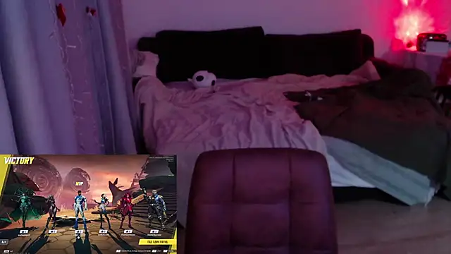 Weeissy online show from February 4, 9:31 pm