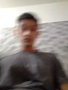 Snapshot of trips2 chatting on February 24, 8:29 pm trips2 online show from February 24, 8:29 pm