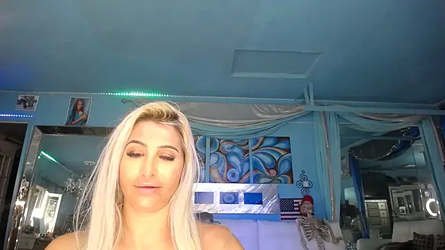 ADRIANNA FOX online show from February 10, 3:46 am