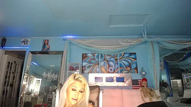 ADRIANNA FOX online show from March 16, 1:28 am