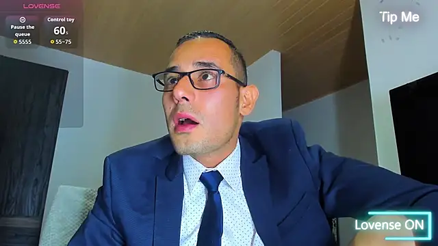 jhonyalzate2 online show from October 22, 2:12 am