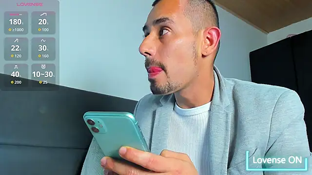 jhonyalzate2 online show from March 11, 4:07 am