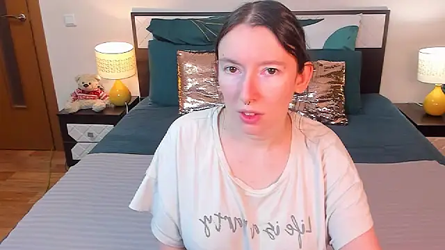 Snapshot of CatherineWalls chatting on February 2, 4:11 am CatherineWalls online show from February 2, 4:11 am