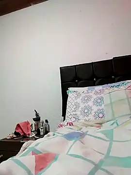 Snapshot of Vicky_Rosse chatting on February 11, 8:36 pm Vicky Rosse online show from February 11, 8:36 pm