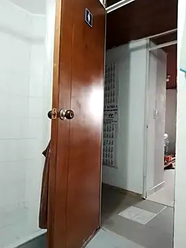 Snapshot of Vicky_Rosse chatting on February 13, 8:05 pm Vicky Rosse online show from February 13, 8:05 pm