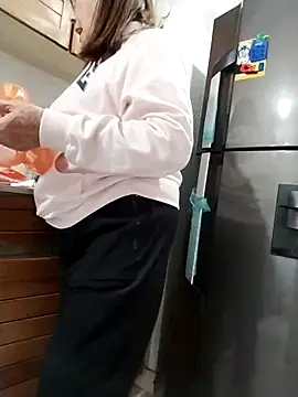 Snapshot of Vicky_Rosse chatting on February 21, 8:21 pm Vicky Rosse online show from February 21, 8:21 pm