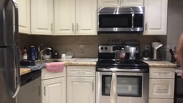 BigGuyMuscle online show from December 16, 10:04 pm