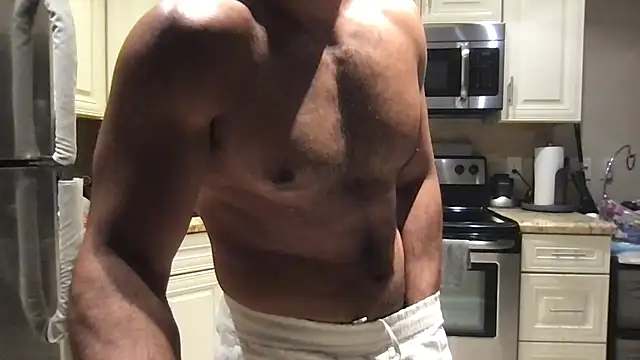 Snapshot of BigGuyMuscle chatting on June 22, 3:25 am BigGuyMuscle online show from June 22, 3:25 am