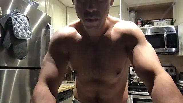 Snapshot of BigGuyMuscle chatting on June 26, 3:22 am BigGuyMuscle online show from June 26, 3:22 am