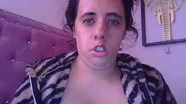 annarose19 online show from January 17, 7:39 pm