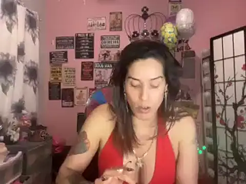 latinacubana online show from December 28, 7:55 am