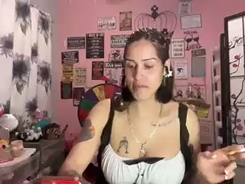 latinacubana online show from January 18, 8:52 am