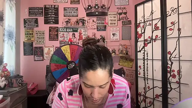 latinacubana online show from February 15, 7:28 pm