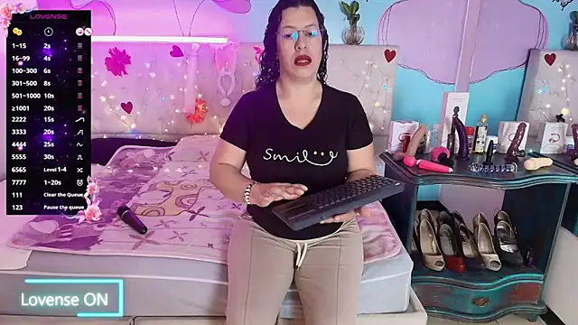 Zaly mature online show from May 28, 11:02 pm